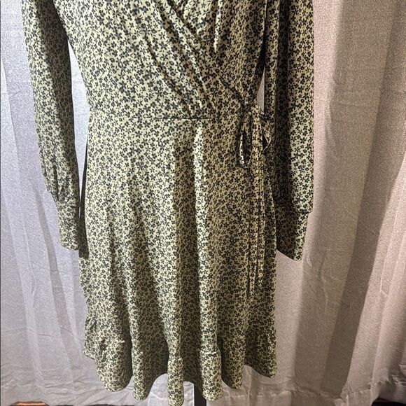 Women's Floral Dress - Black and Green - Picture 4 of 14